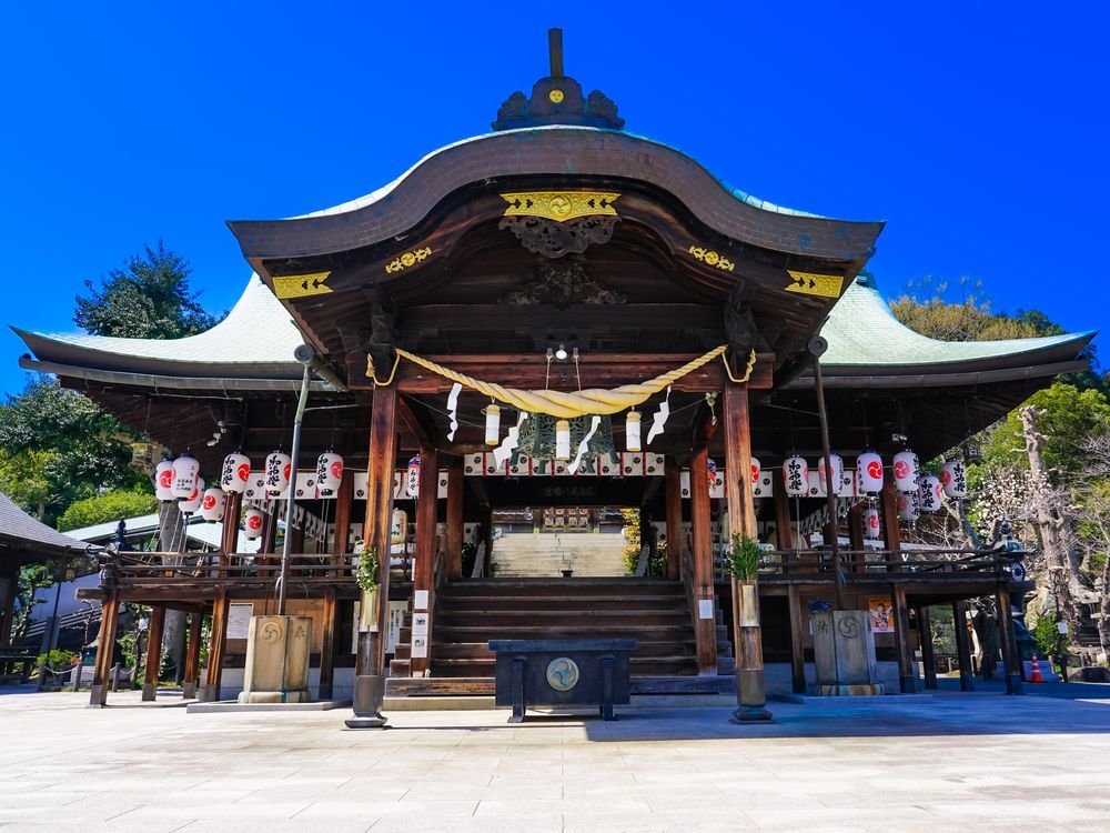 ⛩️ 石清尾八幡神社 이미지 1